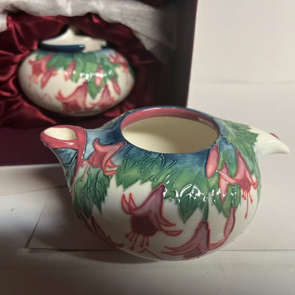 Benaya Fuchsia Garden Creamer and Sugar Bowl set with spoon - Picture 2 of 8